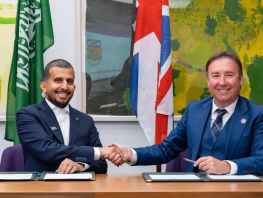 Mr Marzouq bin Amriyah, CEO of SA3EE and Mr Roy Gardner, Depute Principal & Chief Operating Officer 